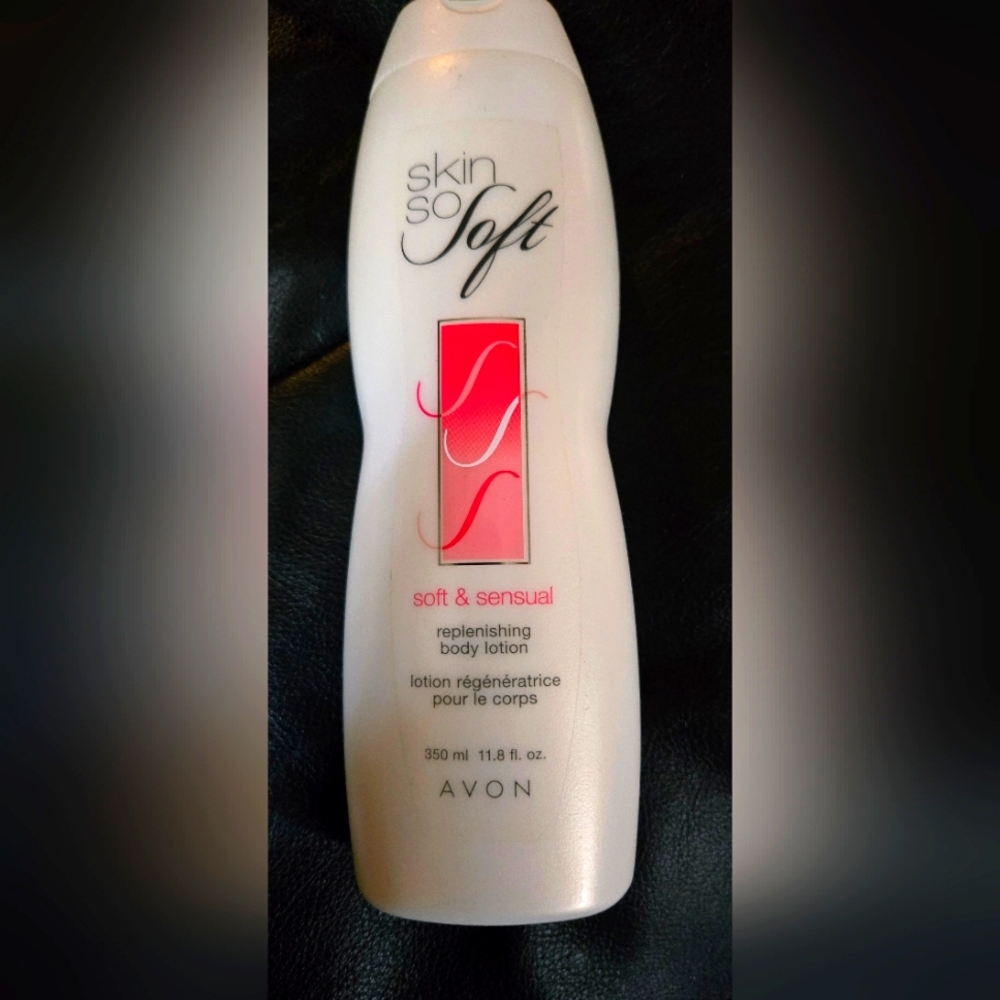 Avon Skin So Soft ULTRA Moisturizing Body Lotion NEW FULL SIZE11.8floz - Picture 1 of 3